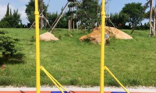 羽毛球网的高度是多少 羽毛球网的高度是多少